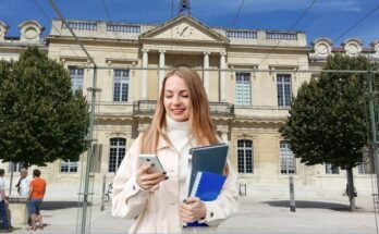 Avignon University Mistral Excellence Scholarship in France