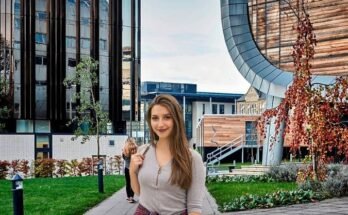 The Leeds University Business School Excellence Scholarships